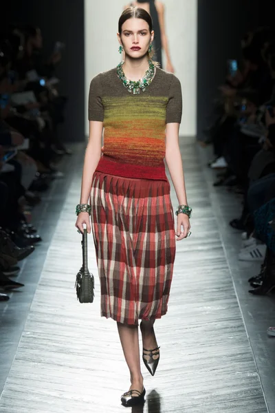 Look 27